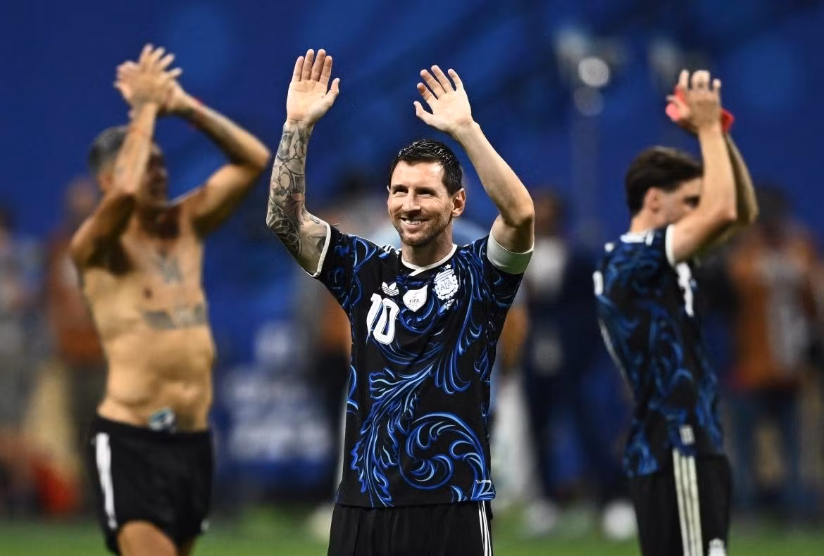 Messi tỏa sáng rực rỡ giúp Argentina vào chung kết World Cup 2026 (Ảnh: Reuters).