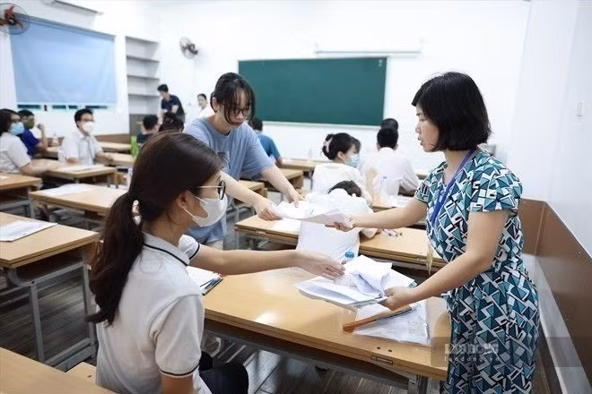 Trợ cấp đối với giáo viên nghỉ hưu trước tuổi sau sáp nhập trường học là vấn đề được bạn đọc quan tâm. Ảnh: Hải Nguyễn