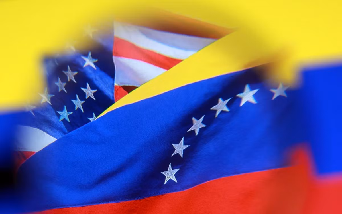 Cờ Mỹ và Venezuela.