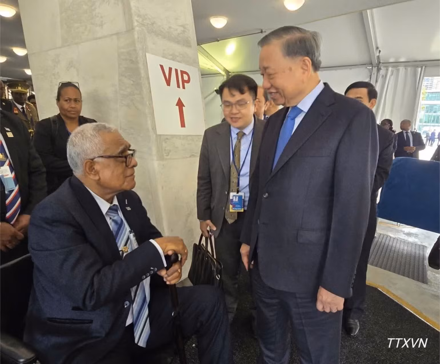 Tổng Bí thư, Chủ tịch nước Tô Lâm gặp Tổng thống Fiji Ratu Naiqama Lalabalavu. (Ảnh: TTXVN)
