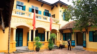 Thăm nơi Bác Hồ viết Lời kêu gọi toàn quốc kháng chiến