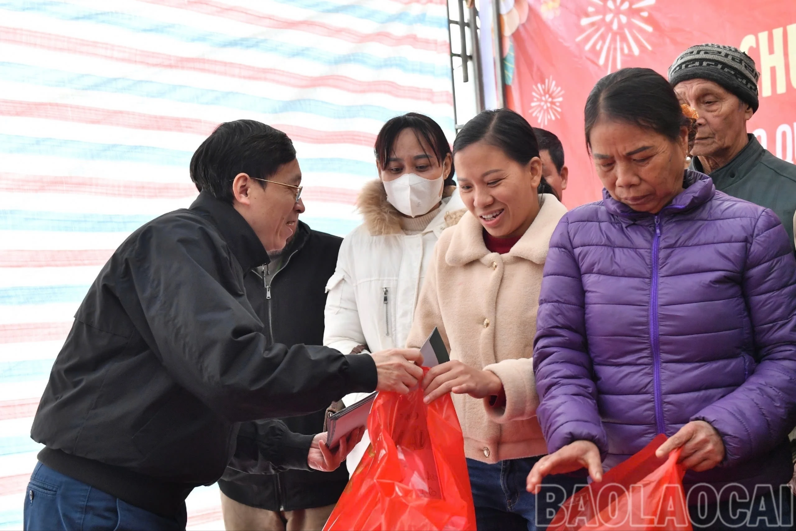 lanh-dao-bao-dan-tri-tangqua-2509-1683.jpg
