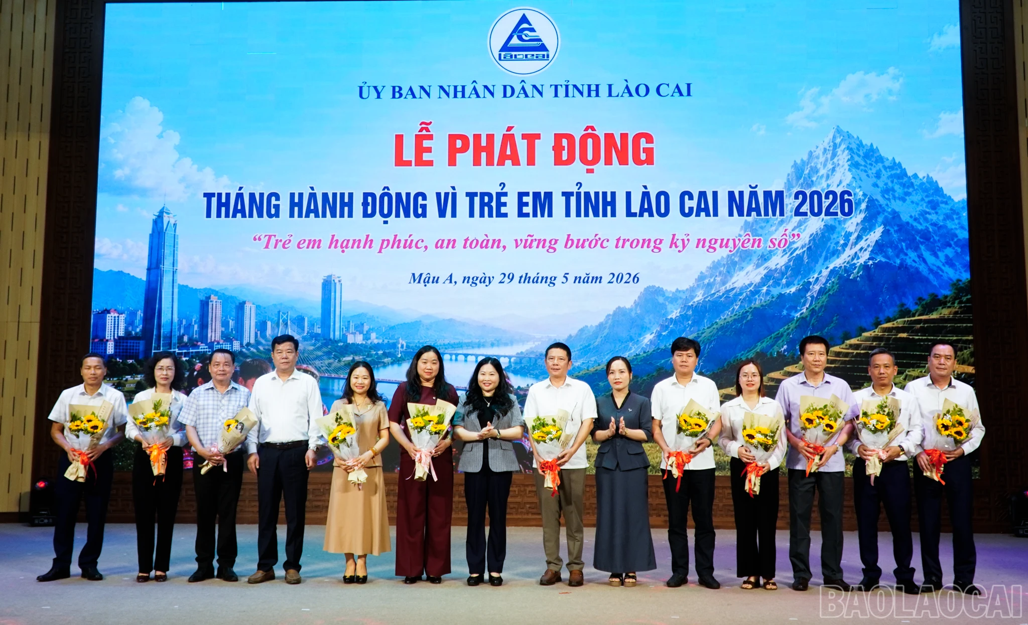 baolaocai-br_tang-hoa-nha-tai-tro.png