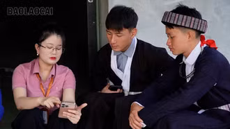 Đinh Thị Phương Nhung và những sáng kiến thu hẹp khoảng cách số