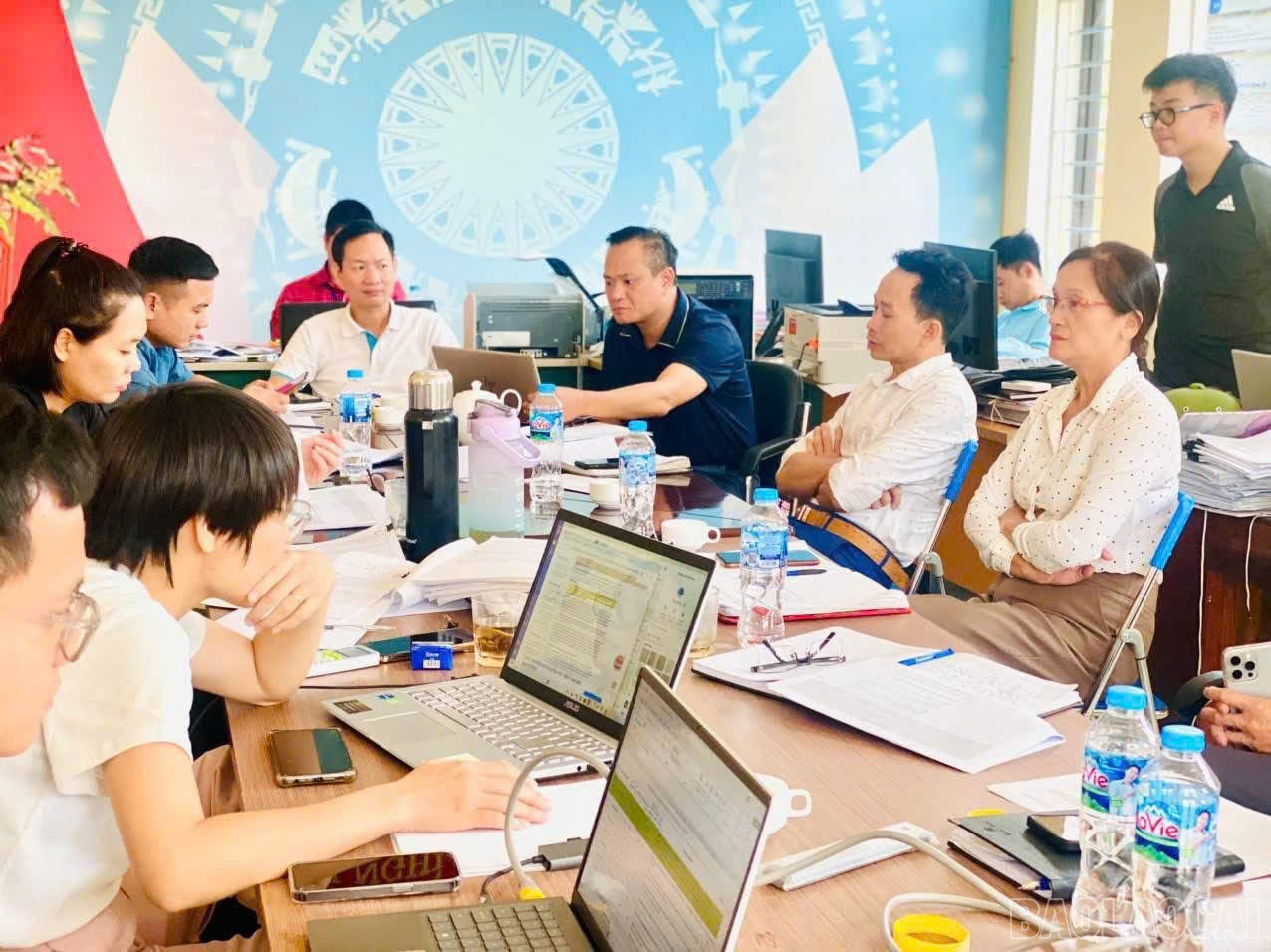 Hội đồng GPMB phường Âu Lâu đẩy nhanh tiến độ lập phương án bồi thường. baolaocai-br_z6878396918003-c910deb754e5dabc349daf7f22746073.jpg