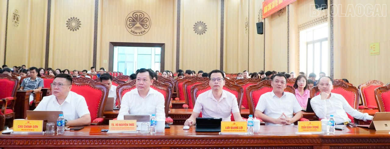 Các đại biểu tham dự buổi lễ phát động. baolaocai-tr_z7104624177154-53cf66f16f36bf4c9111cd2808e9f4dc.jpg