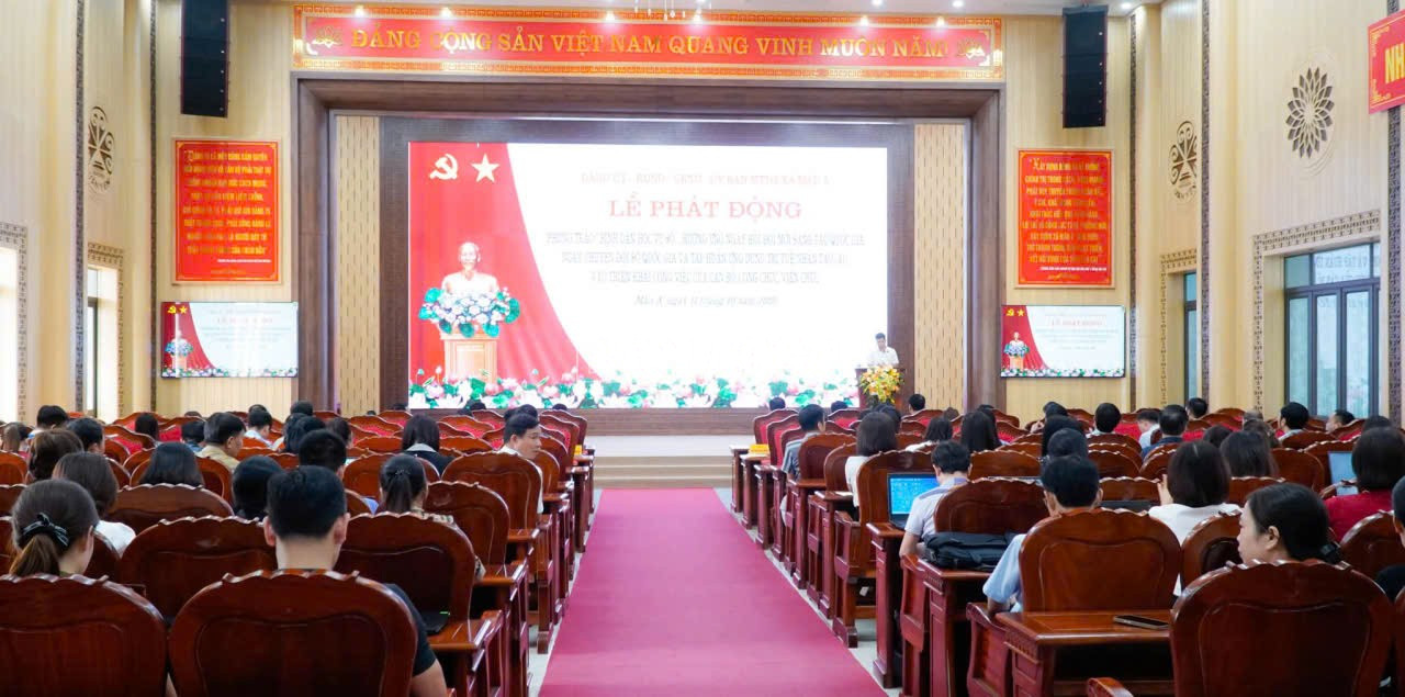 Toàn cảnh lễ phát động. baolaocai-c_z7104581058363-9efb8bc9c16cf16136d55d0c21d0722e.jpg