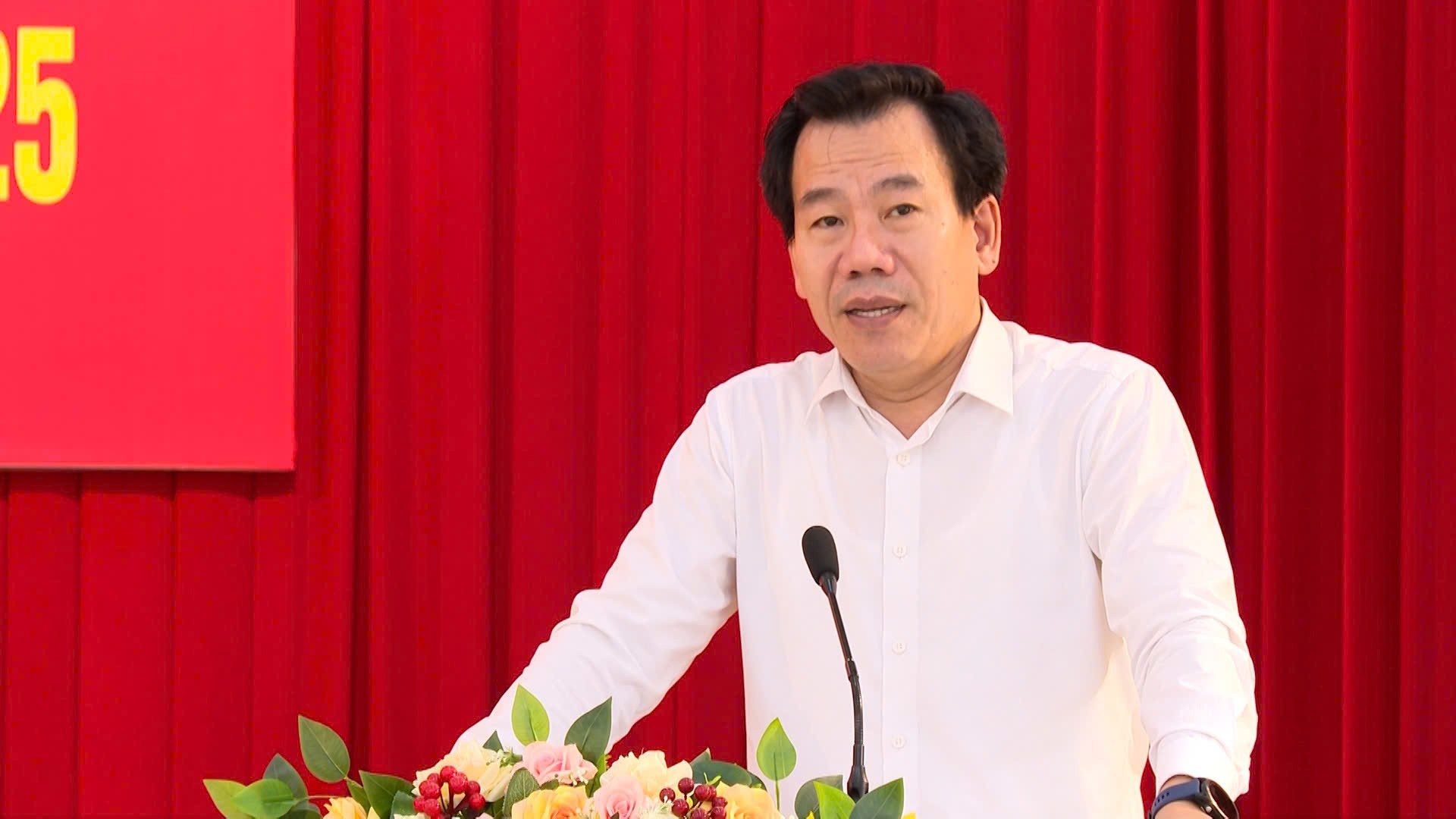 Đồng chí Dương Đức Huy - Trưởng ban Tuyên giáo và Dân vận Tỉnh ủy phát biểu định hướng công tác tuyên truyền thời gian tới. z6910062586765-2c93a9a4f5783f7746b5c5d0e9689127.jpg