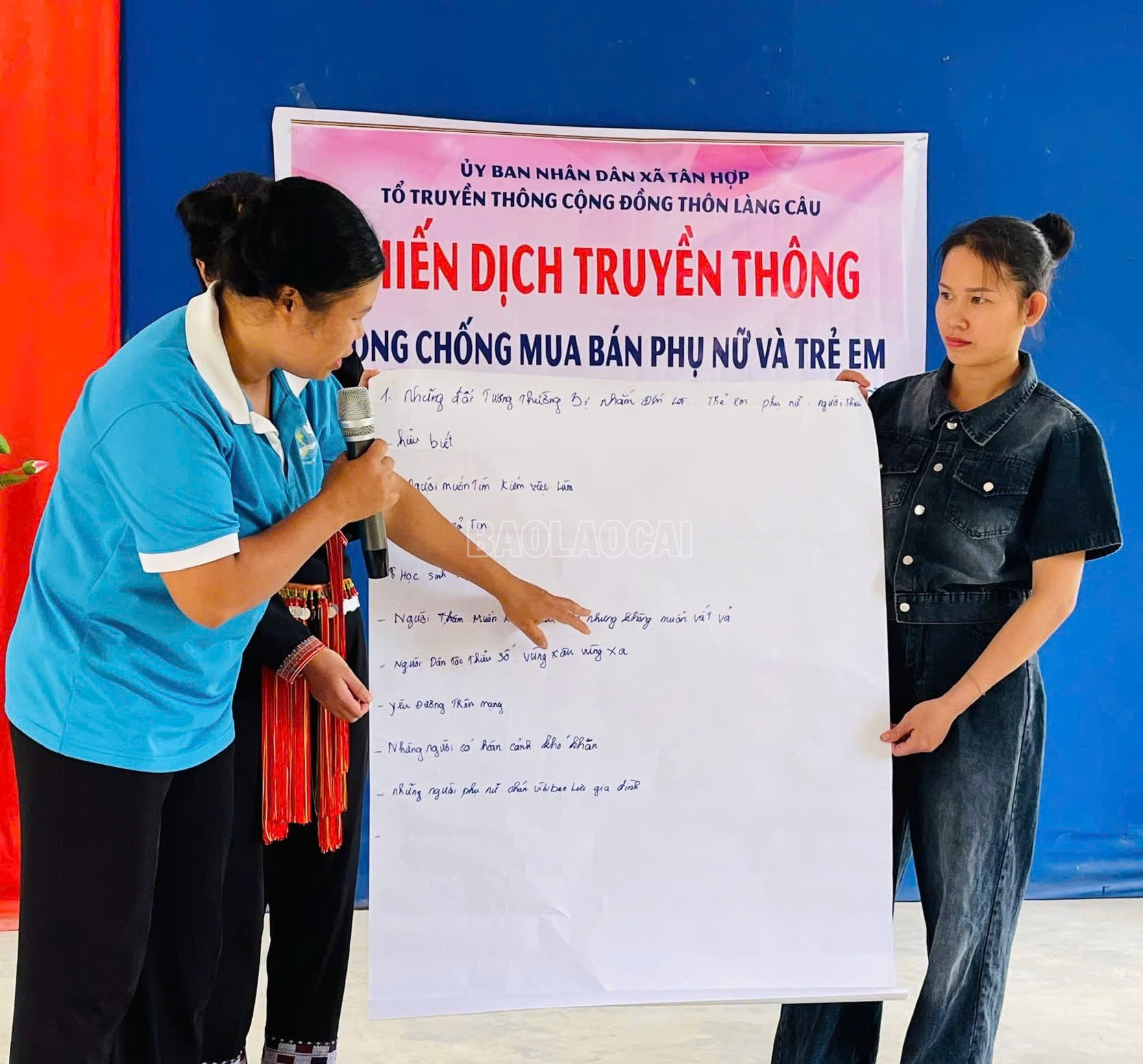 Thông qua các buổi truyền thông, phụ nữ thôn Làng Câu đã tự tin trong mọi hoạt động xã hội. baolaocai-c_z7050022565129-c57e29cc49baf7208bcda90c60bd617a.jpg
