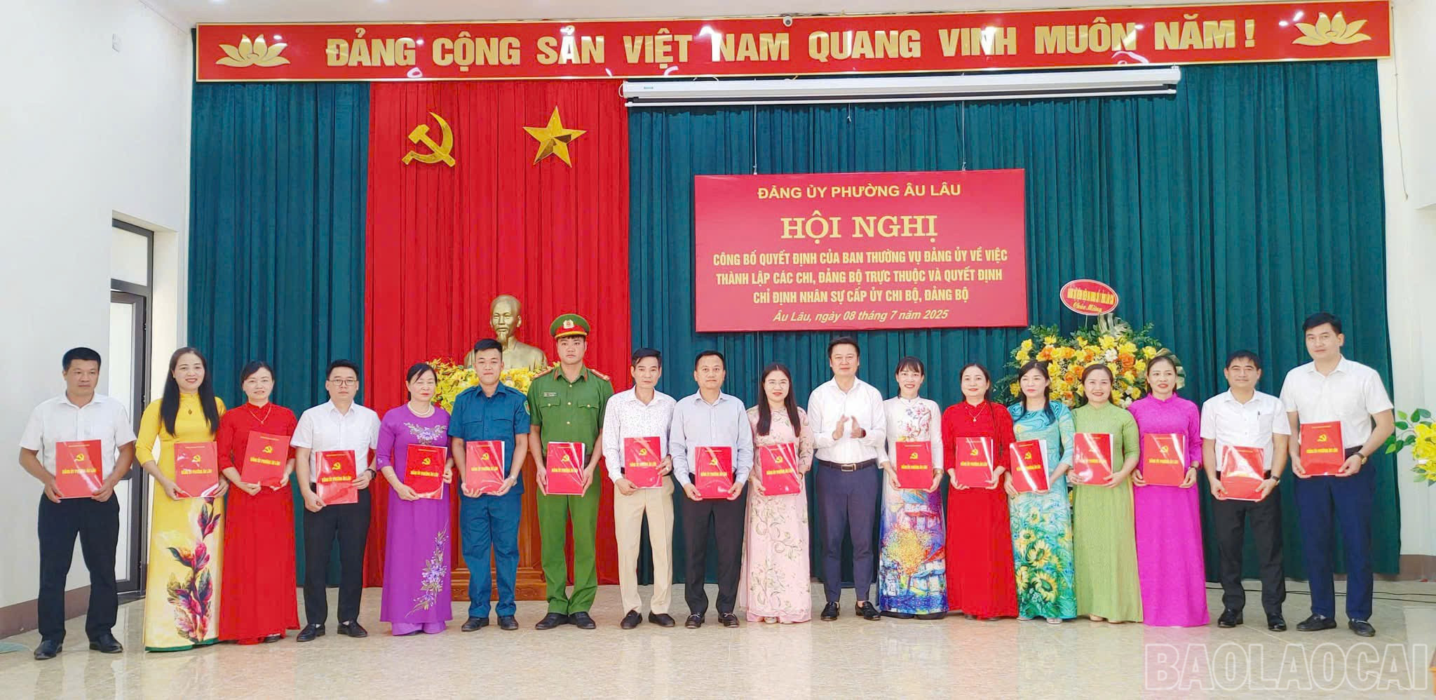 Các chi, đảng bộ nhận quyết định. baolaocai-br_au-lau-1.jpg