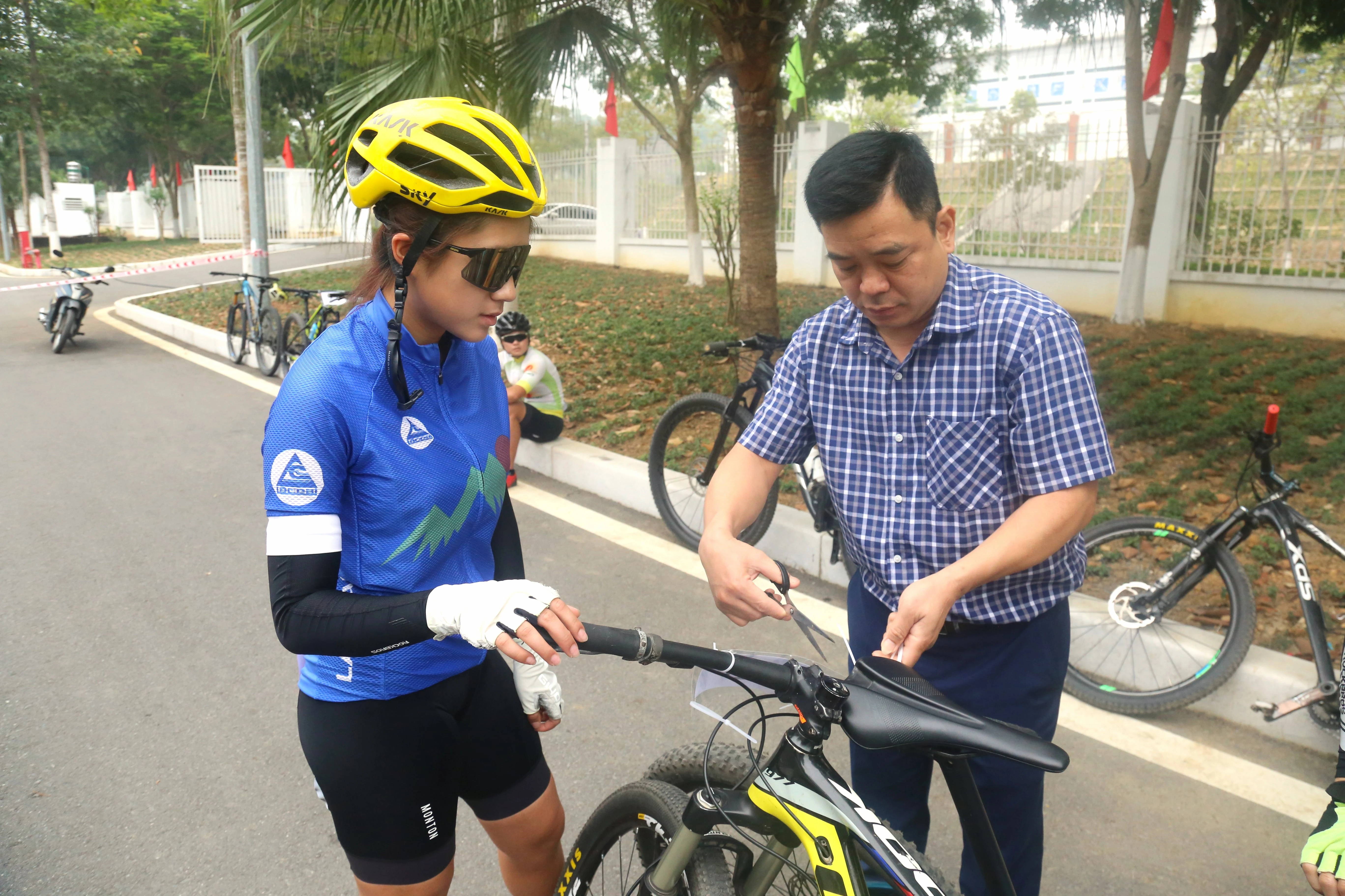 Chuẩn bị trước giờ thi đấu..JPG