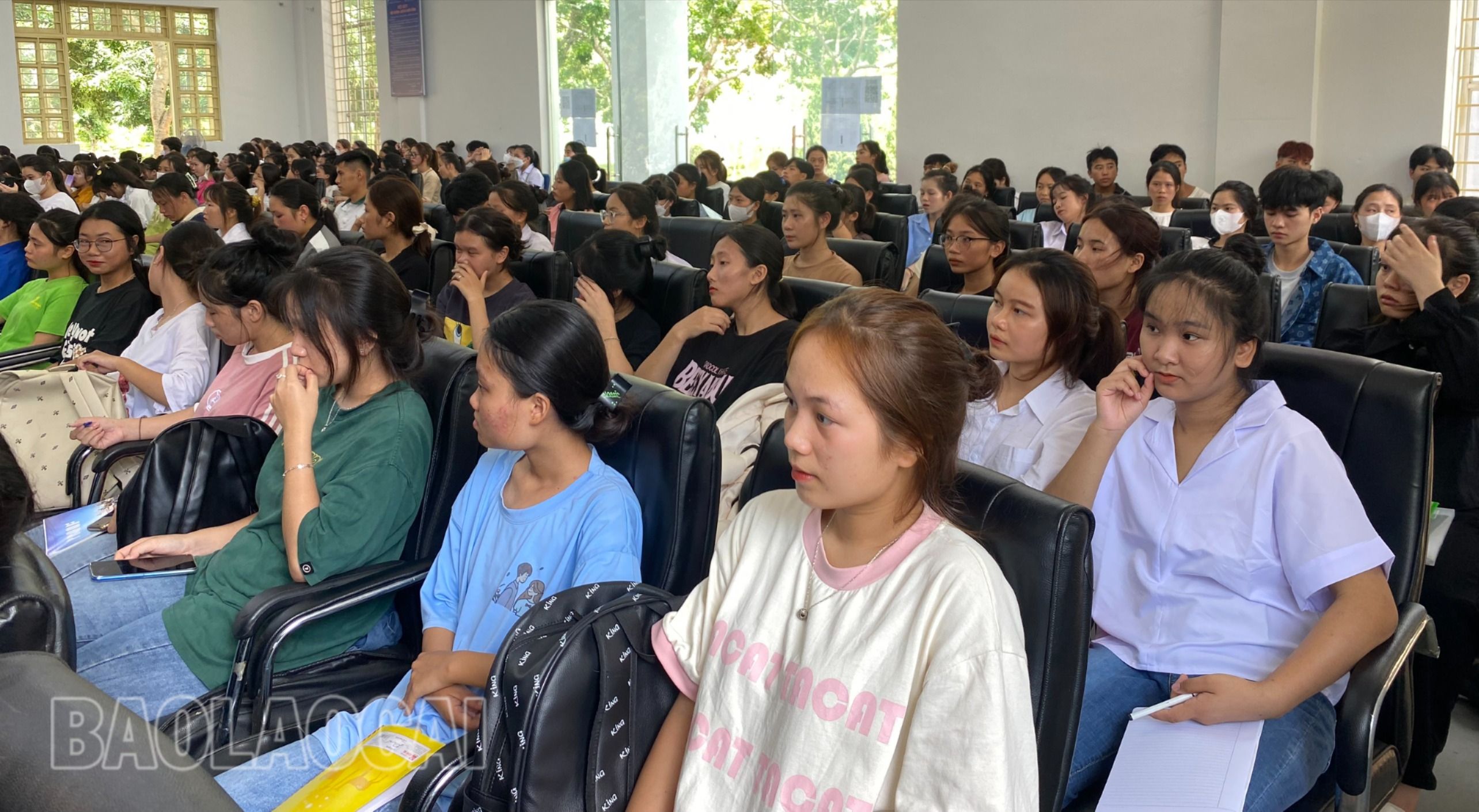 800 tân sinh viên - người học tham gia “Tuần sinh hoạt công dân – người học” năm học 2023 - 2024 tại Phân hiệu Đại học Thái Nguyên tại Lào Cai. z4703989133380_676b60283c8b7f6f1079963cad62aff4.jpg
