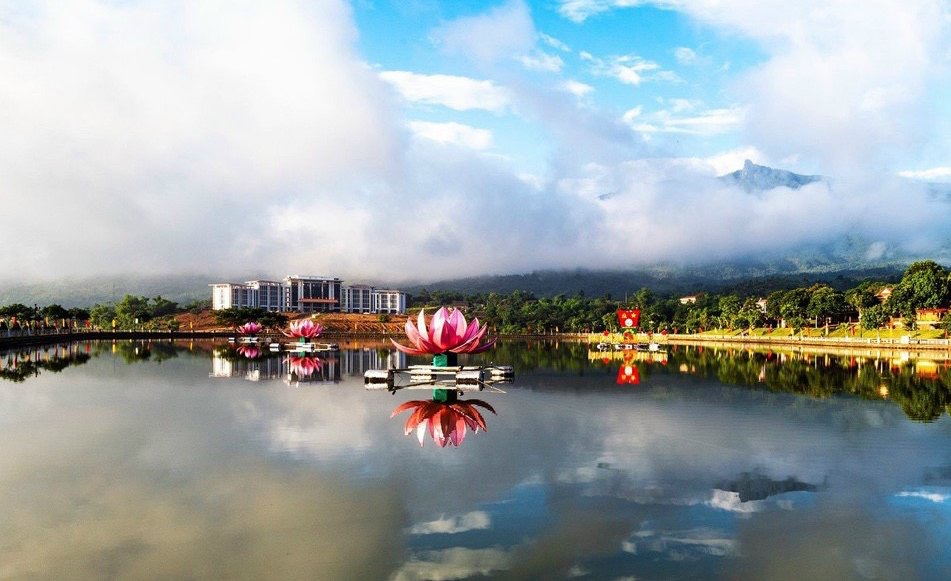 Một góc khu trung tâm huyện lỵ Văn Bàn hôm nay. (Ảnh: CTV) cc7f2834b1130f9960231b59d41b37ba.jpeg
