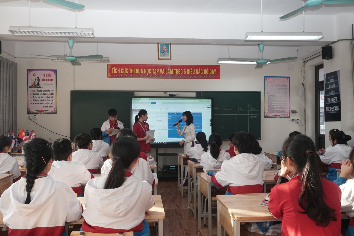 Quang cảnh Tiết học kết nối “Music and Art” tại điểm cầu chính - Trường THCS Lê Quý Đôn (thành phố Lào Cai). DSC05615.jpg