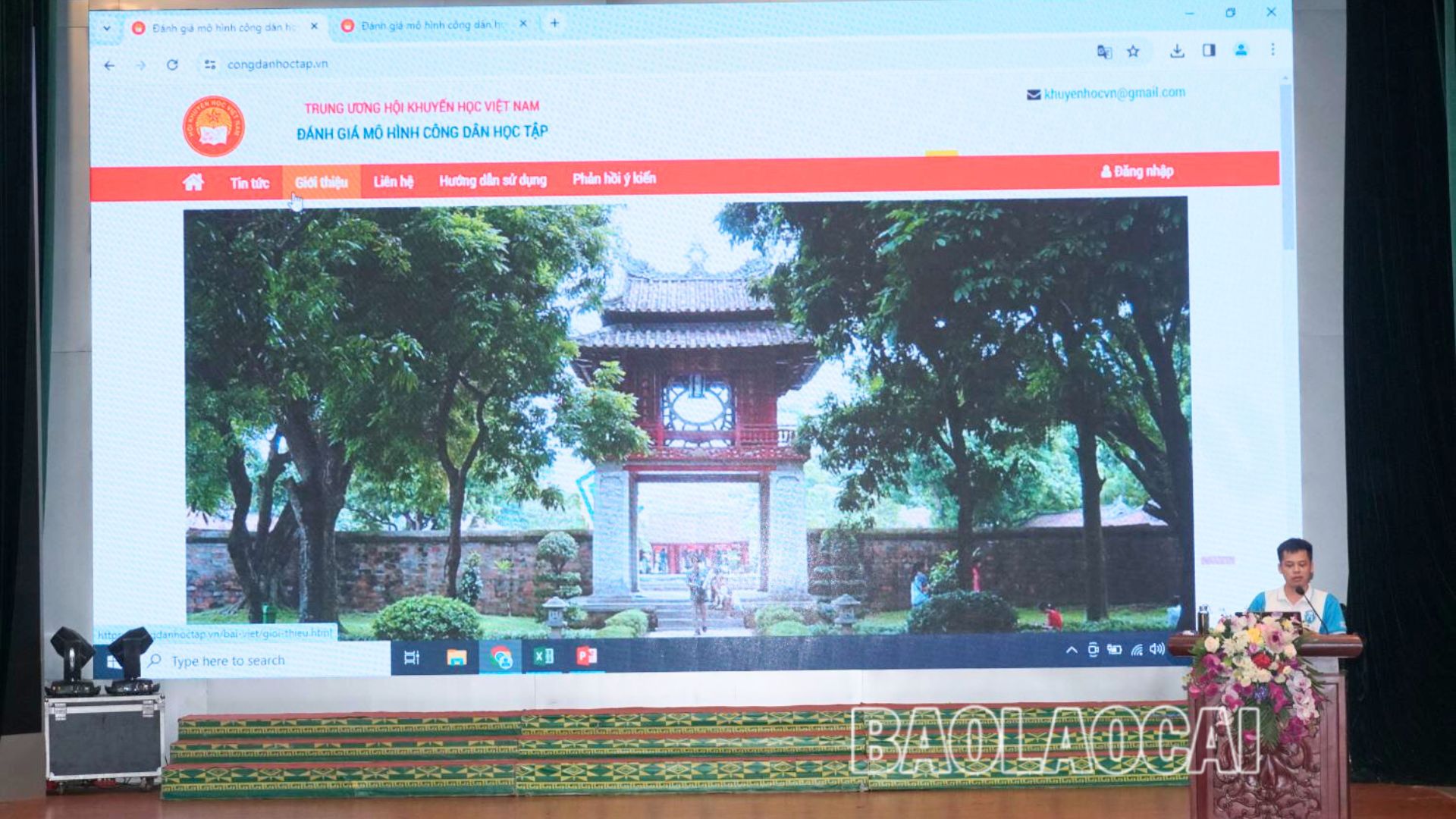 Giảng viên Đại học Mở Hà Nội giới thiệu giao diện trang web "Công dân học tập". 4.jpg