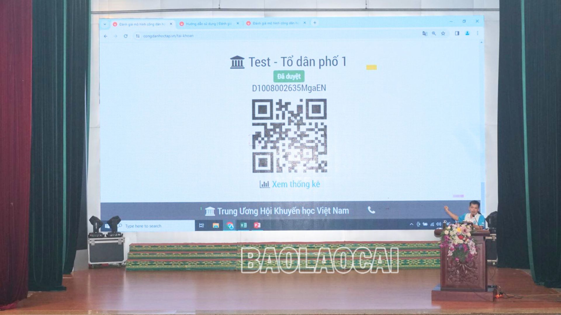Giảng viên Đại học Mở Hà Nội hướng dẫn tạo tài khoản bằng mã QR. 5.jpg