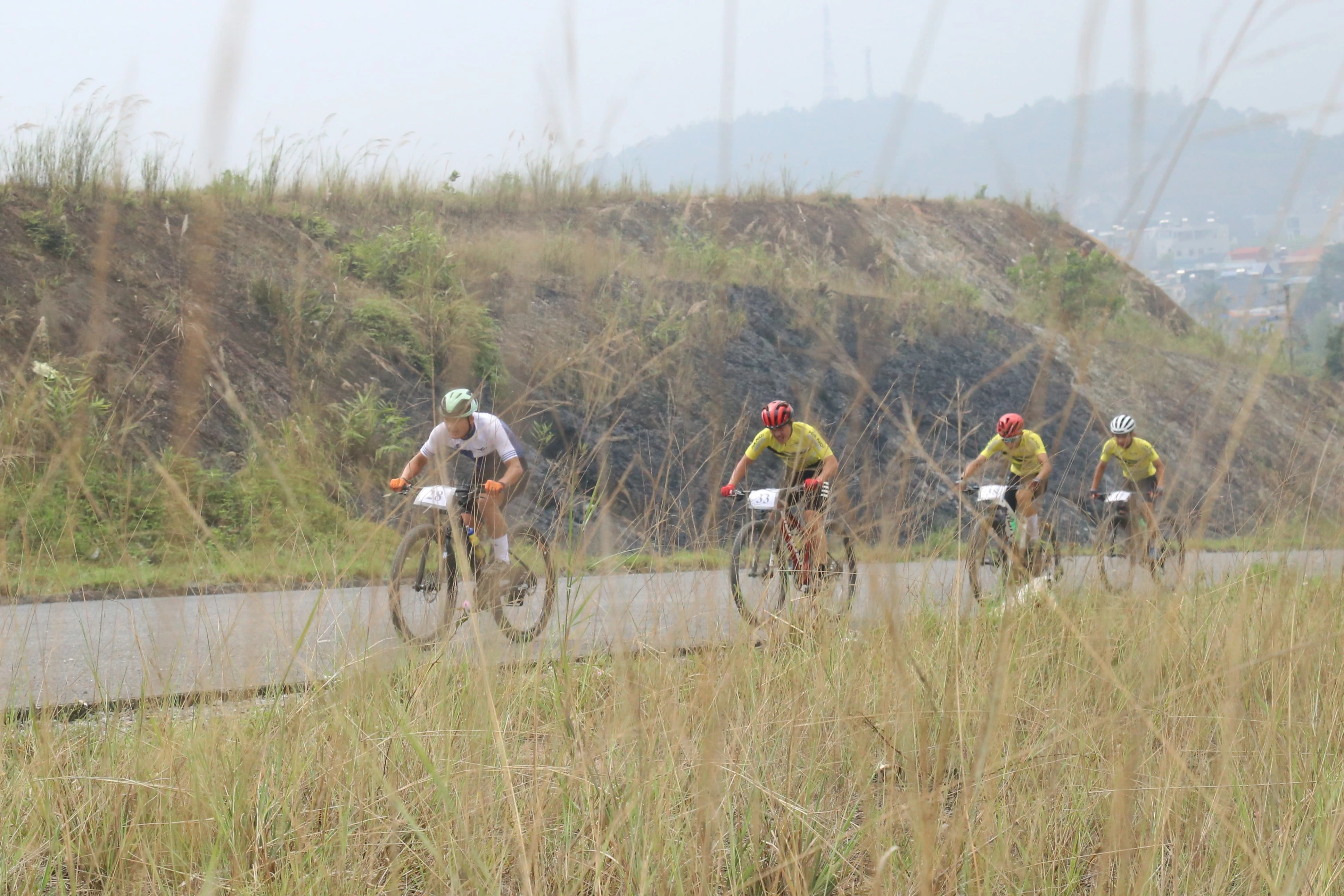 Mỗi cung đường là một địa hình với độ khó khác nhau đòi hỏi vđv phải có chiến thuật thi đấu hợp lý. (4).JPG
