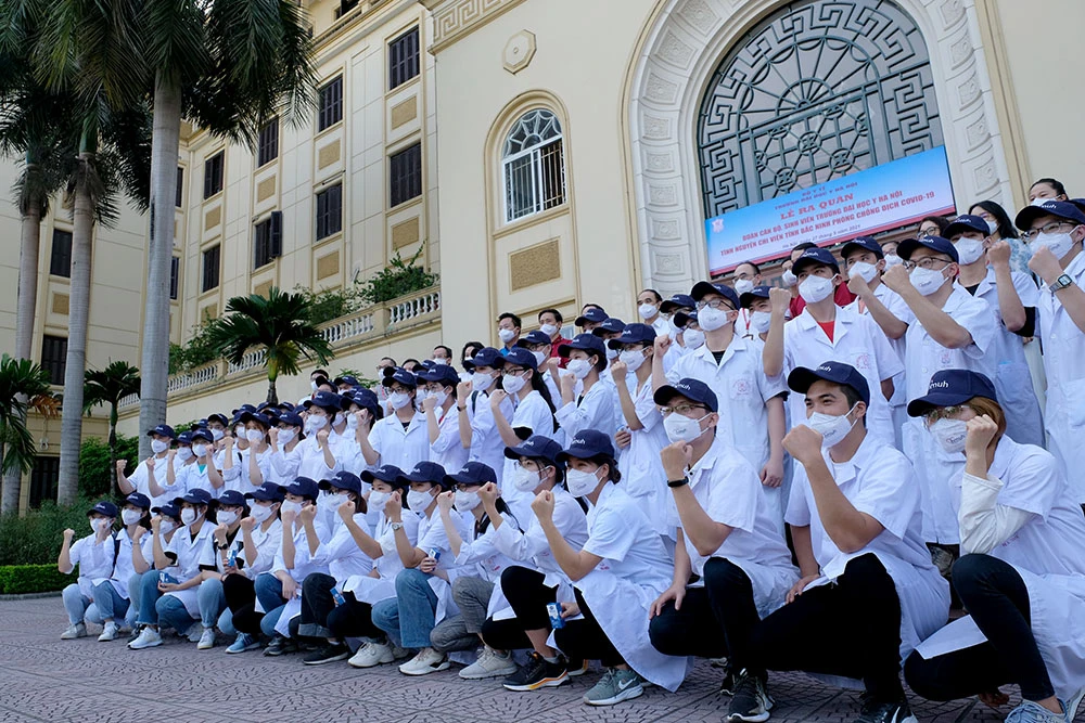Toàn cảnh điểm chuẩn đại học các trường khối ngành Y Dược, cao nhất là 28,85 - Ảnh 2.