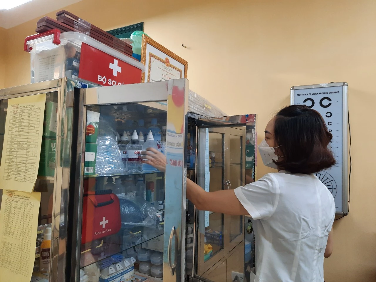 Bộ Y tế nói về tình trạng thiếu thuốc, vật tư y tế phục vụ khám chữa bệnh ở nhiều nơi? - Ảnh 1.