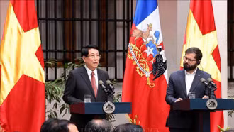 Chủ tịch nước Lương Cường và Tổng thống Chile Gabriel Boric gặp gỡ báo chí