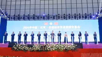 Khai mạc Hội chợ Kinh tế Thương mại và Du lịch biên giới Trung - Việt (Hồng Hà) năm 2024