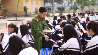 Tuyên truyền phòng chống mua bán người và mại dâm trong trường học