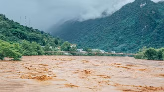 Việt Nam nằm trong nhóm dễ chịu ảnh hưởng của rủi ro khí hậu