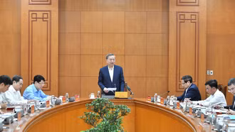 Đặc biệt coi trọng chất lượng nguồn nhân sự và có cơ cấu hài hòa, hợp lý