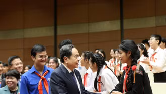 Thúc đẩy sự tham gia sớm của trẻ em vào các hoạt động chính trị, xã hội