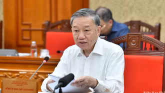 Làm rõ hơn nhiệm vụ, giải pháp chủ yếu để tiếp tục hoàn thiện thể chế phát triển