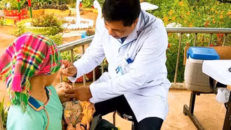 Cấp sản phẩm dinh dưỡng cho trẻ em phòng thiếu hụt dinh dưỡng sau bão, lũ