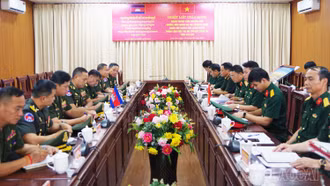 Đoàn công tác Quân đội Hoàng gia Campuchia thăm và làm việc tại Bộ Chỉ huy Quân sự tỉnh Lào Cai