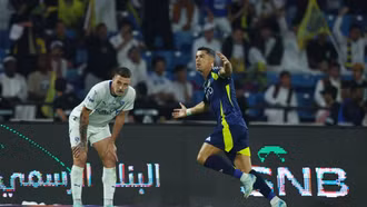 Ghi bàn chung kết, Ronaldo vẫn phải nhìn đối thủ nâng cúp