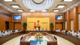 Phiên họp thứ 40 của Ủy ban Thường vụ Quốc hội xem xét nhiều vấn đề quan trọng