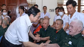 Tiếp tục chăm lo tốt đời sống người có công với cách mạng