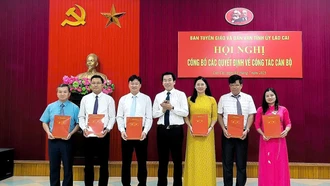 Ban Tuyên giáo và Dân vận Tỉnh ủy công bố các quyết định về công tác cán bộ