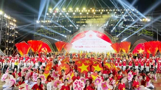 Chương trình nghệ thuật đặc biệt có chủ đề “80 năm - sáng mãi niềm tin”.