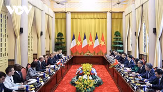 Chủ tịch nước Lương Cường Hội đàm với Tổng thống Pháp Emmanuel Macron