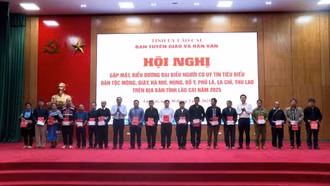 Biểu dương hơn 100 người có uy tín tiêu biểu