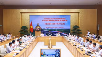 Thủ tướng yêu cầu huy động tối đa nguồn lực cho các dự án đường sắt