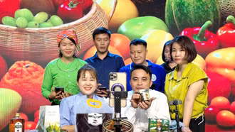 Tập huấn nâng cao kỹ năng kinh doanh trên nền tảng số cho hội viên nông dân