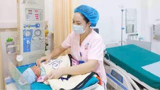 Phát huy vai trò của điều dưỡng trong chăm sóc và bảo vệ sức khỏe Nhân dân