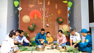 Mang Tết ra Trường Sa