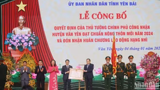 Chủ tịch Quốc hội dự Lễ công bố huyện Văn Yên đạt chuẩn nông thôn mới