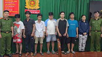 Công an TPHCM bắt 2 ổ nhóm làm giả căn cước, bằng cấp các loại