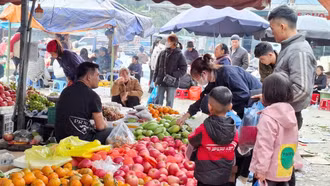 [Ảnh] Rộn ràng chợ Tết vùng cao Mường Khương