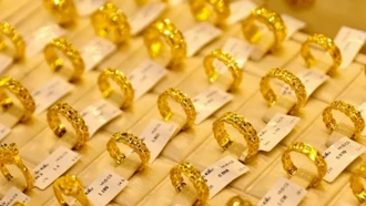 Giá vàng hôm nay (trưa 18/1): Giá vàng nhẫn cao bằng giá vàng miếng