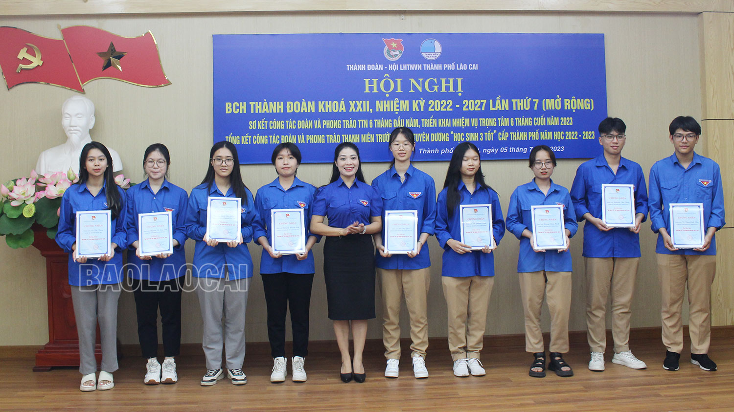 Trao danh hiệu "Học sinh 3 tốt" cấp thành phố cho các cá nhân. IMG_1048.jpg