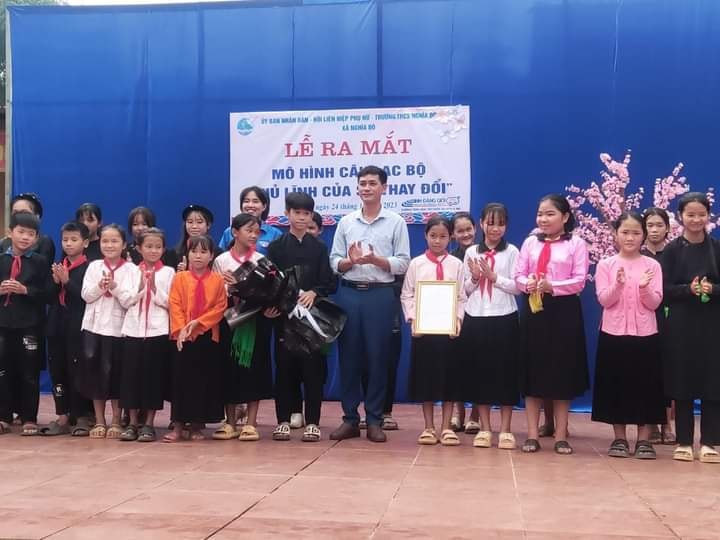 Ra mắt Câu lạc bộ "Thủ lĩnh của sự thay đổi" tại xã Nghĩa Đô (ảnh: Hội Phụ nữ xã Nghĩa Đô). 395108421_290496147186775_928062070948315899_n.jpg