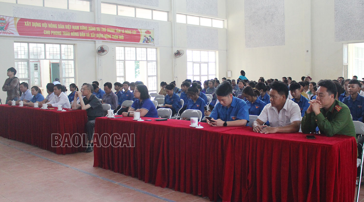 Đại biểu tham dự chương trình. IMG_1256.jpg
